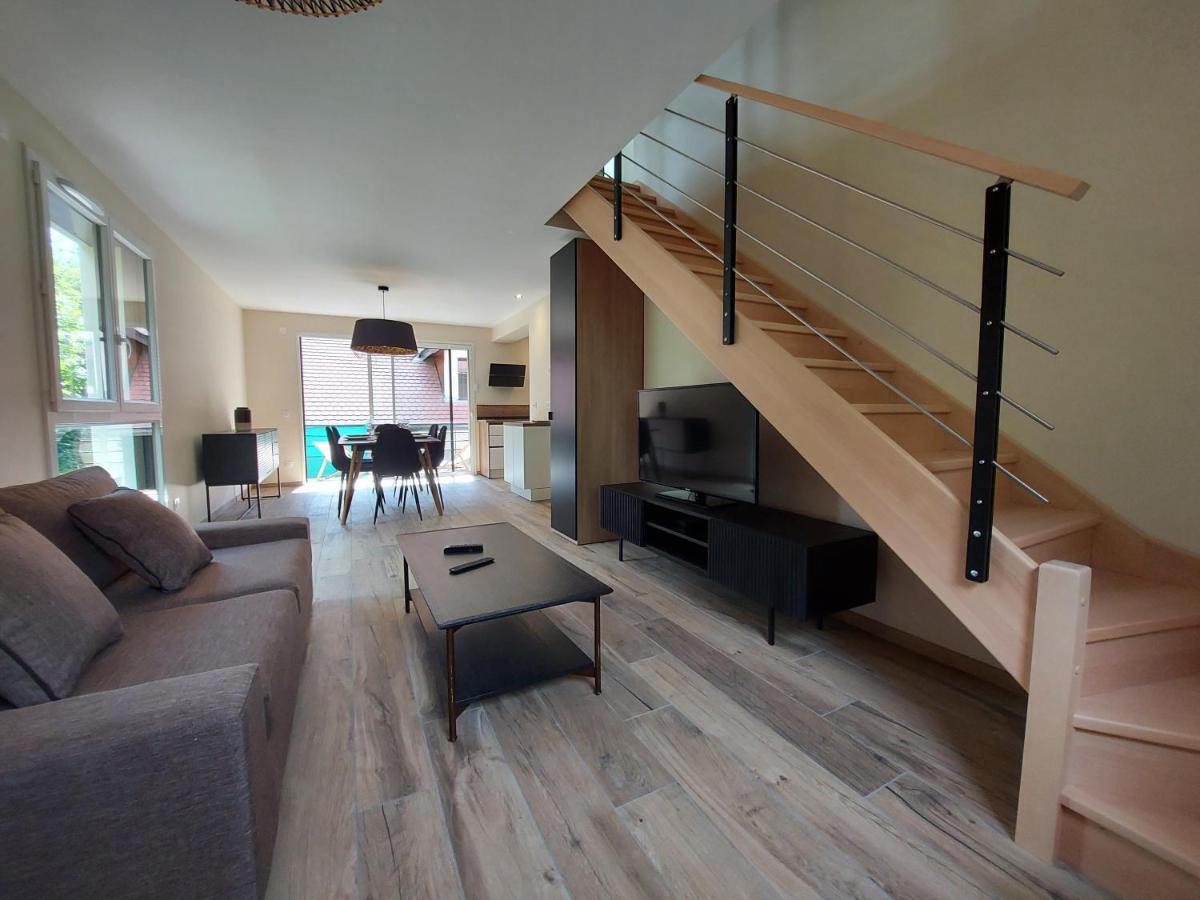 Charmant Et Spacieux Appartement A Quelques Pas Du Lac Duingt Esterno foto